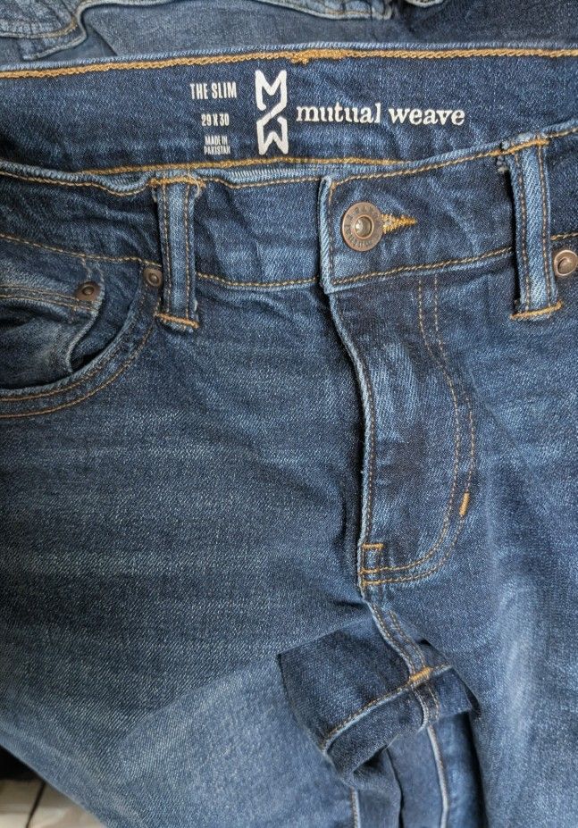 Women Mutual Weave The Slim 29x30 Denim Blue Jeans. 94% Cotton, 4% Recycled Cotton,1% Lycra Spandex. 5 Pocket, Rise 9", I measured the waist at 30, in