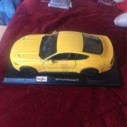 2015 Mustang Gt Maisto Model Car 