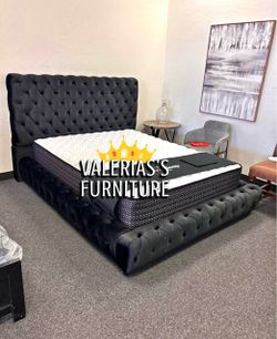 New queen bed with mattress