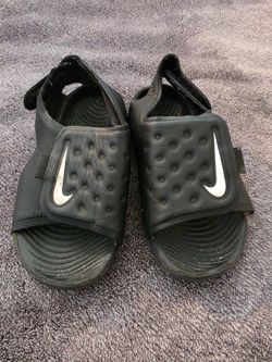 Nike toddler sandals size 7c