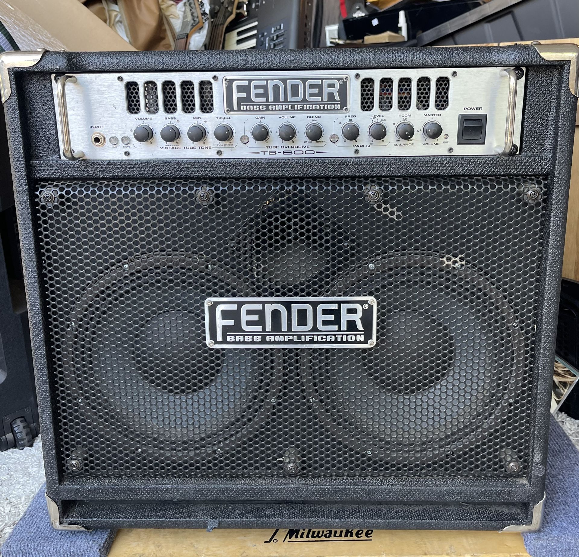 Fender TB-600 Bass Combo Amplifier