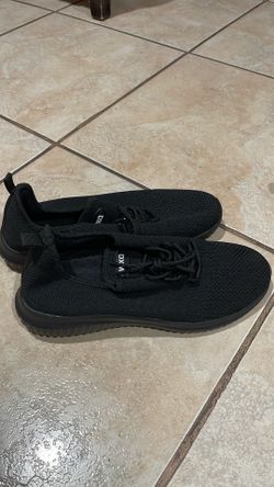 black shoes size 10 1/2