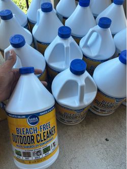 BLEACH-FREE OUTDOOR CLEANER