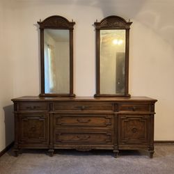 Dresser W/ Mirror 