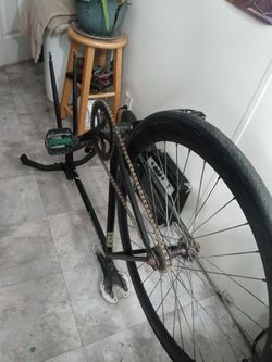 aged Fixie bike frame (from dirt to hopefully a clean bike)