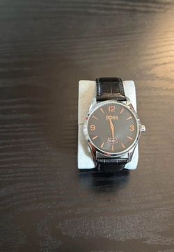 HUGO BOSS Men’s Analog Quartz Day/Date Leather Strap