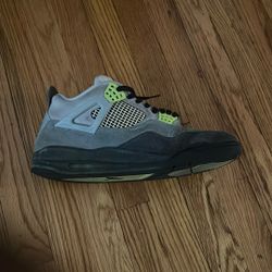 Jordan 4s