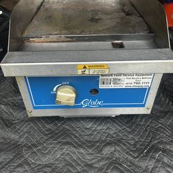 Globe 15” Countertop Gas Griddle (GG15G)