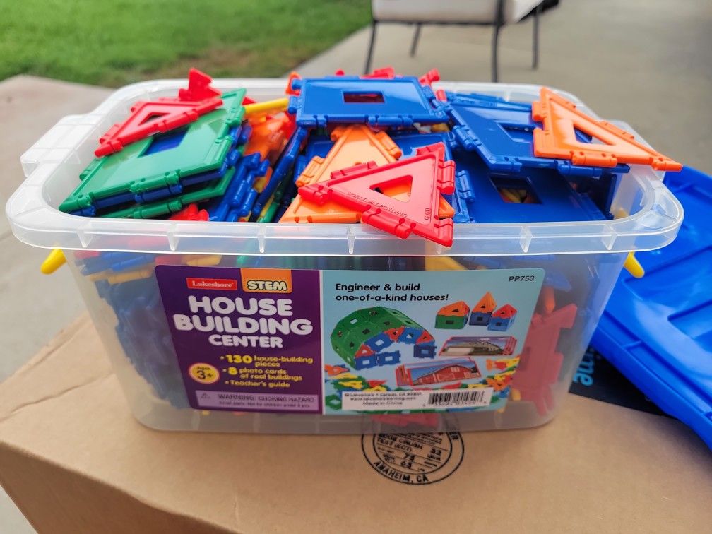 House Building Center Lakeshore Manipulatives