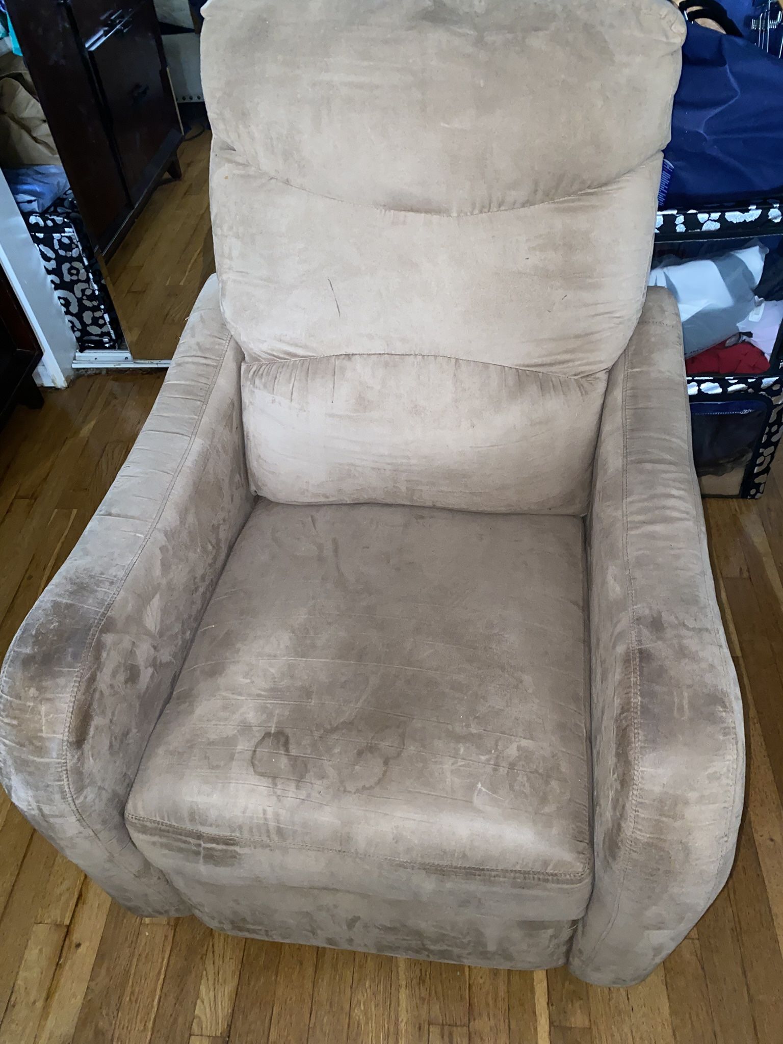 COMFY PLUSH TAN RECLINER