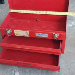 SMALL TOOL BOX GOOD CONDITION 