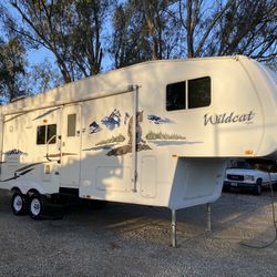 2007 Forest River Wildcat 32” 29BHBP Bunkhouse 2 Bedroom