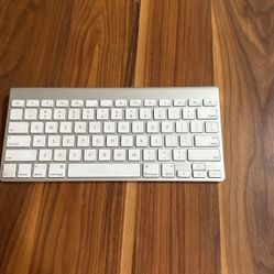 Apple Keyboard 