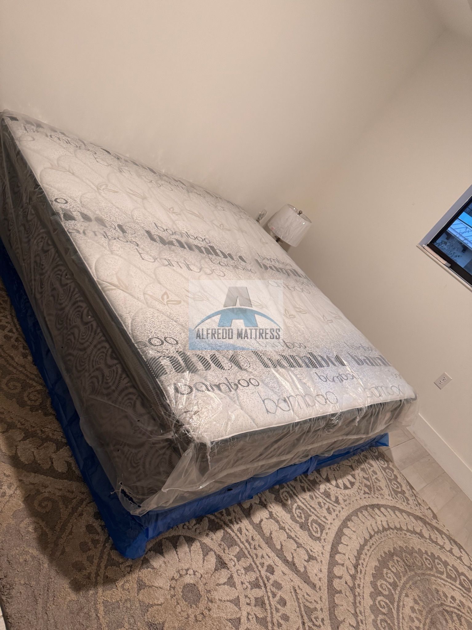 King mattress pillow top and box spring set (2pc - brand new)