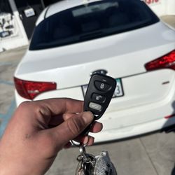 Llaves De Autos / Car Keys And Remotes 