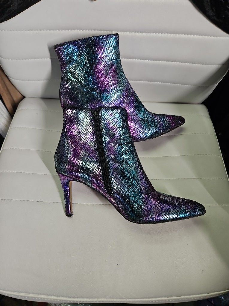 Betsy Johnson Purple METALLIC Boots Sz 8