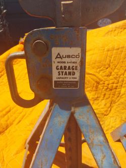 Jack stands