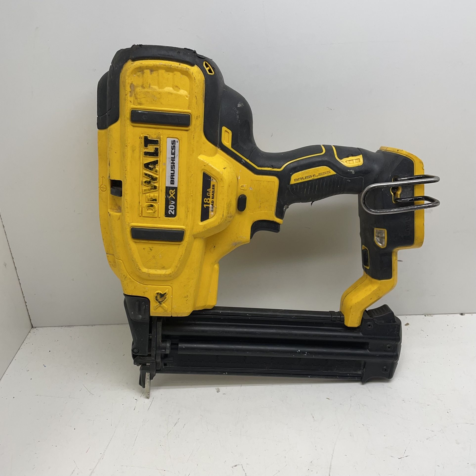 Dewalt 20v Brushless Brad Nailer 204821/13