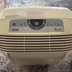 DeLonghi Pinguino AC Unit Roll Around 