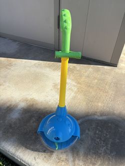 Little kids Fubbles No-Spill Motorized Bubble Weed wacker