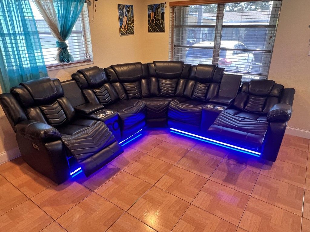 Brand New Power Reclining Sectional Sofa / Sofa Seccional Reclinable Electrico Nuevo a Estrenar...Fast Delivery 🚚