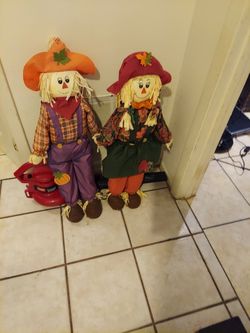 2 dolls