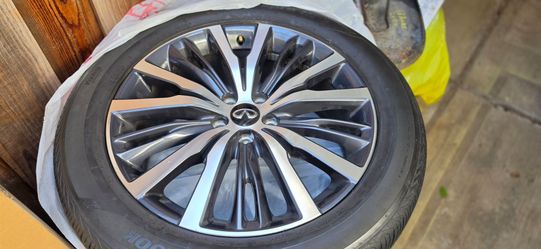 Infiniti QX60 20" tires and rims