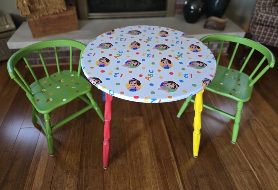 Kids Table & Chairs with Ms. Rachel Design