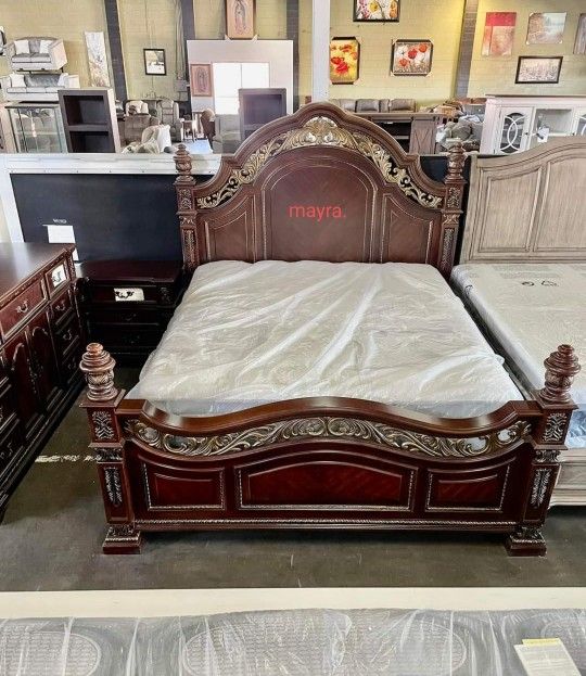 Catalonia Cherry Poster Bedroom Set
, Queen Size