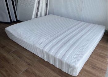 Leesa cal king mattress