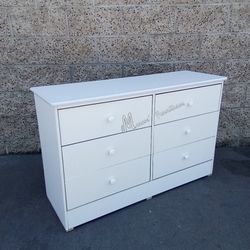 Single White Bedroom Dresser!