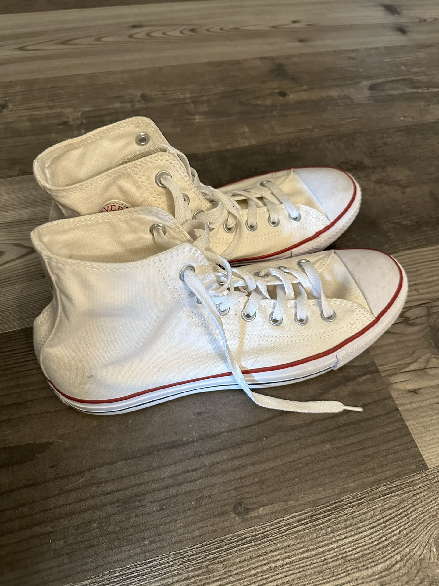 Converse shoes Women 11.5, Men 9.5 Unisex