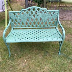 Garden bench ￼