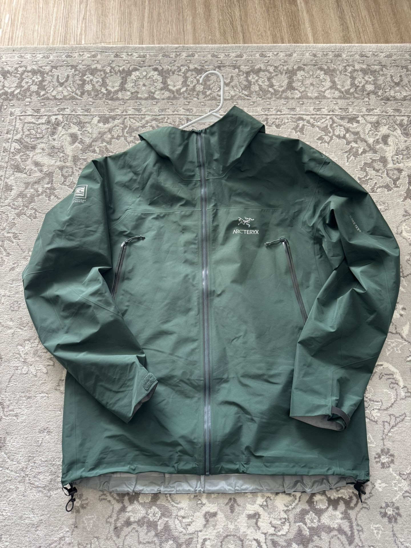 arc'tery goretex jacket green Men's size 2XL (Company Logo See Photos) Zeta