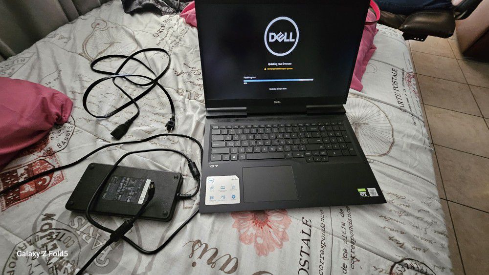 Dell - G7 17.3" 300Hz Gaming Laptop - Intel Core i7 - 16GB Memory - NVIDIA GEFORCE RTX 2070 (Max-P) - 512GB SSD - RGB Keyboard - Black