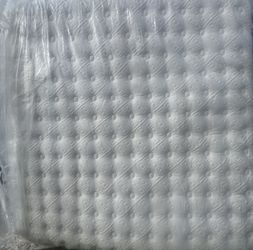 Stearns and foster king mattress and box spring
