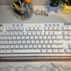 Logitech G715 Wireless Keyboard 