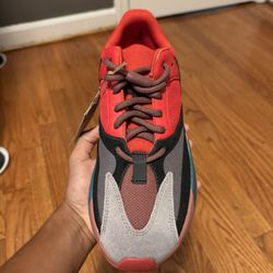 YEEZY BOOST 700 (Hi-Res Red) Size 8.5