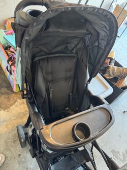 Double stroller also turns into a sit and stand