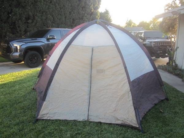 Golden Bear Dome tent 11' dia  X 72" tall, GREAT CONDITION