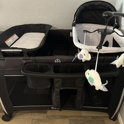 Playpen/bassinet/changing Table 