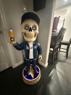 Dodgers 4FT Estrella BobbleHead