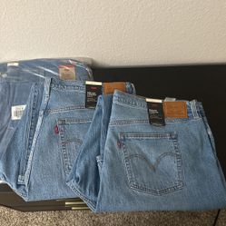 Women’s Levi Jeans NEW