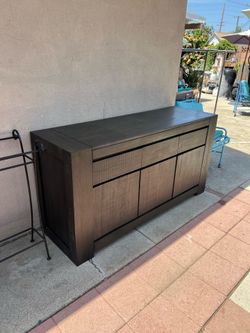 Bernhardt "Outline" 72" Luxury Wooden Buffet / Sideboard - Excellent Condition