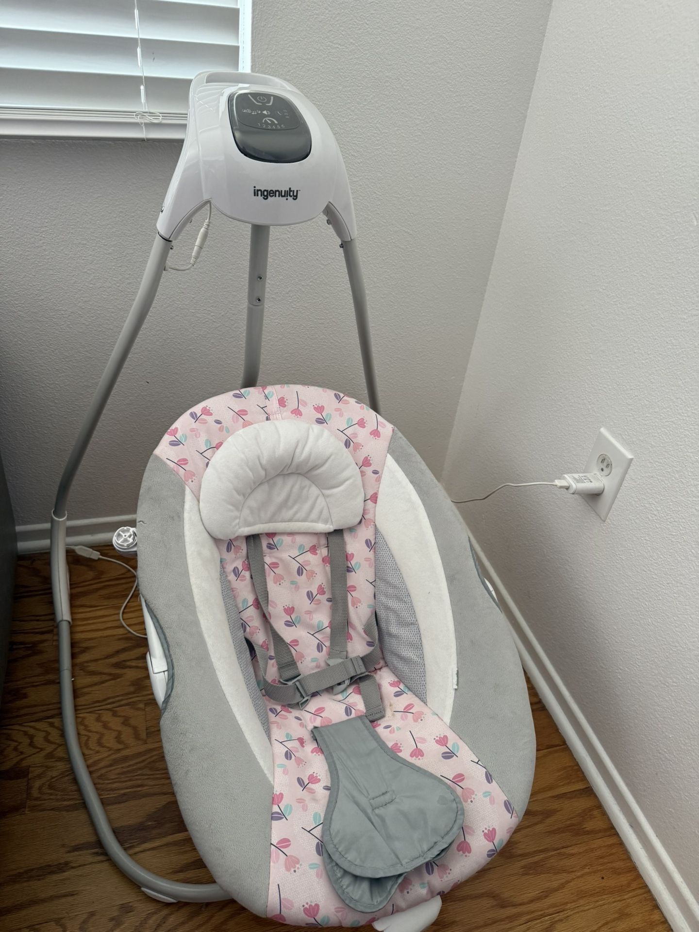 Ingenuity baby girl Swing