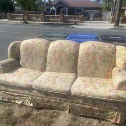 FREE COUCH 