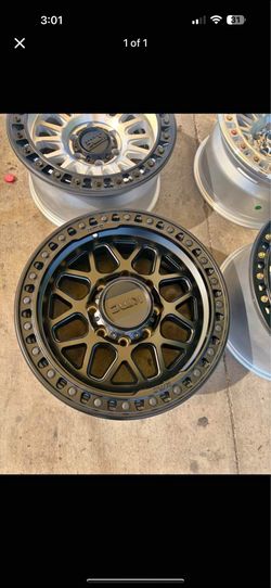 Dodge ram 2500 wheels and tires 18x9 with 35”