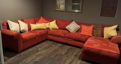 Sectional couch