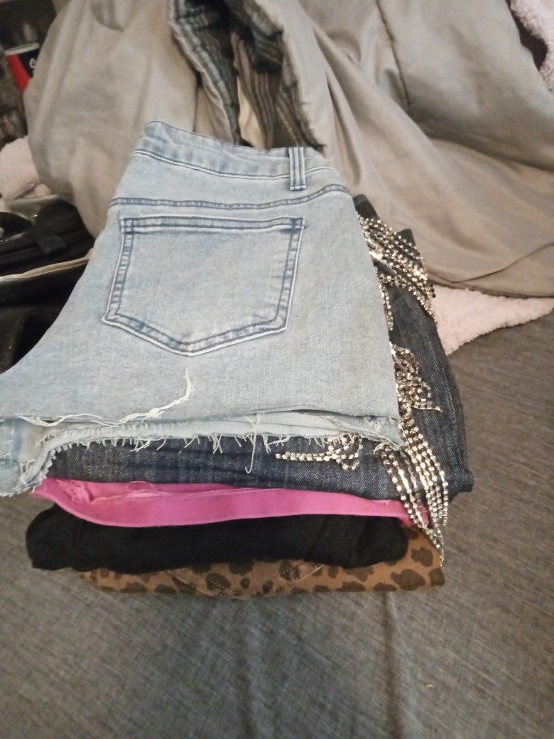 Women's Size 4 Pants & Shorts Brand Names