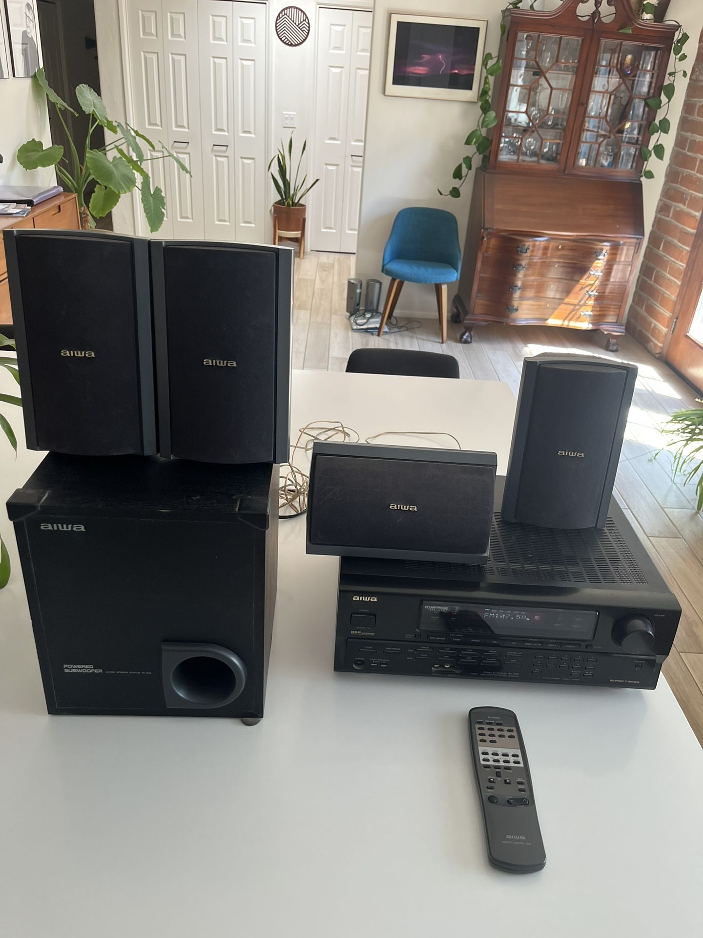 Aiwa AM/FM Stereo Receiver With Surround Sound Speakers & Remote